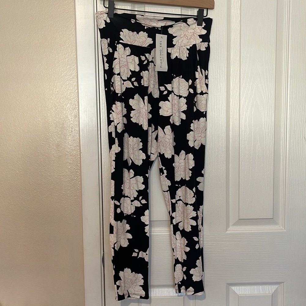 Fighting Eel: Pant Slim in Black Magnolia - BNWT